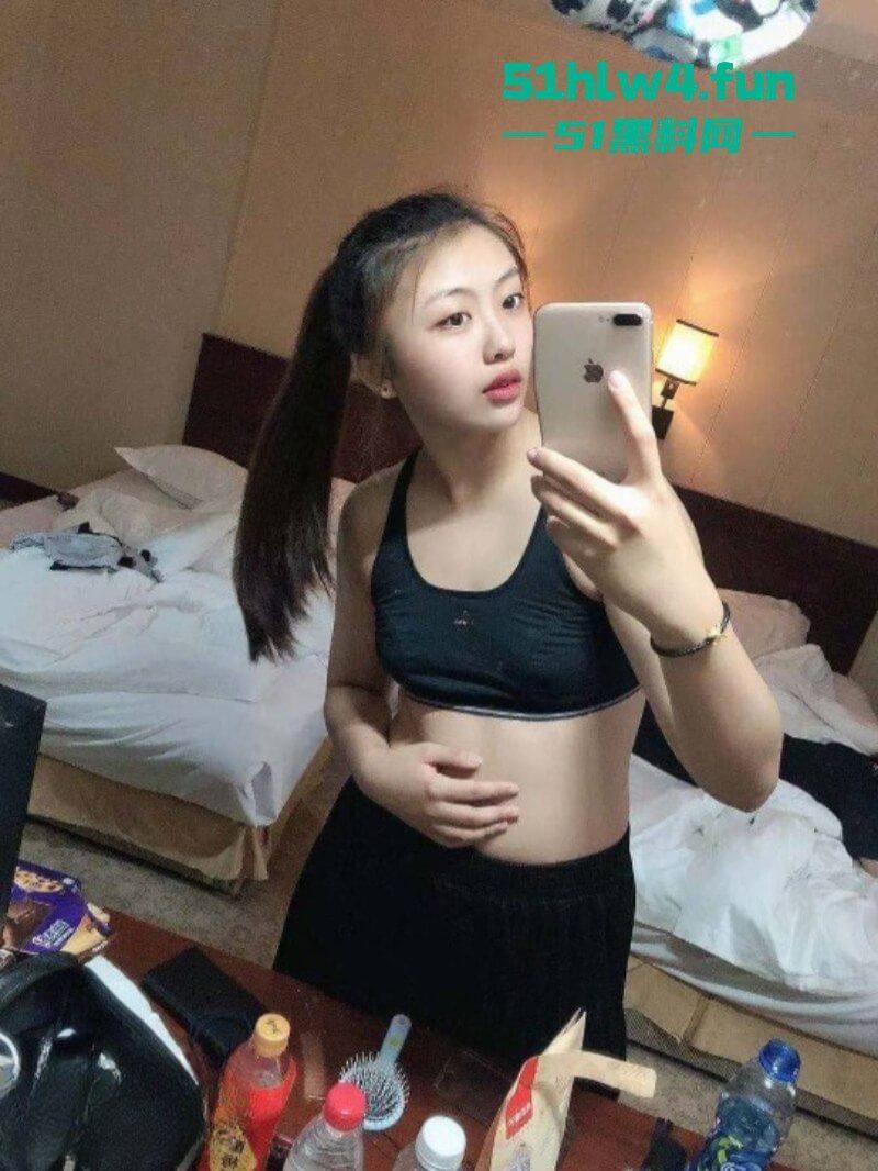 天津市滨海新区28岁美艳公务员,性爱视频曝光露脸深情舔屌,官场闺秀现实淫荡至极。-8