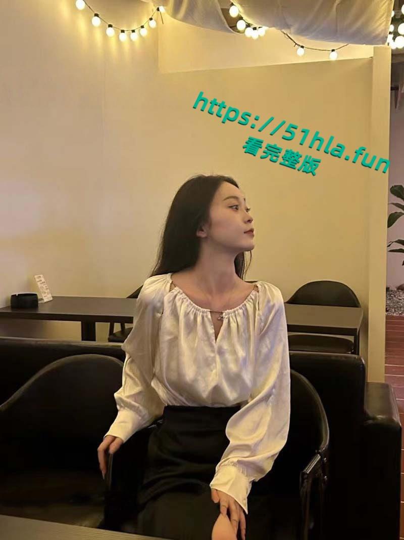 上海高颜值幼师【刘雨菲】人前女神人后贱母狗,炮友调教成精盆马桶,戴口球求草无比的反差!-2