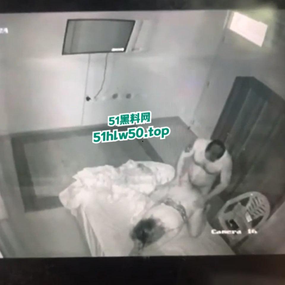 真实偷情捉奸杀人现场，狗男女酒店偷情被老公发现闯入，酒店监控偷拍到惊悚一幕当场刀杀两人！-7