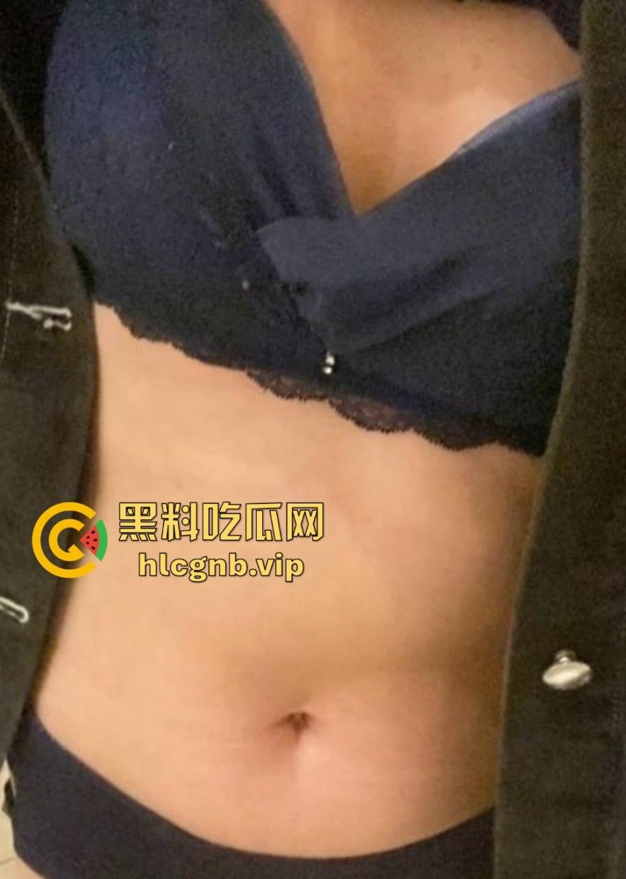 台湾新北少妇『牛如月』洗衣店微胖老板娘自拍卖骚!黑丝OL制服下的极致诱惑!-3