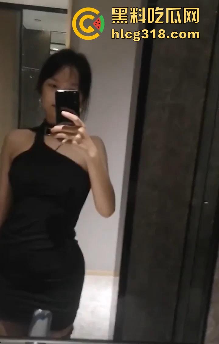 广西职业学院性瘾少女【秦丽丽】清纯萝莉大搞反差,舌钉乳钉装饰身体,心型阴蒂淫荡母狗-3