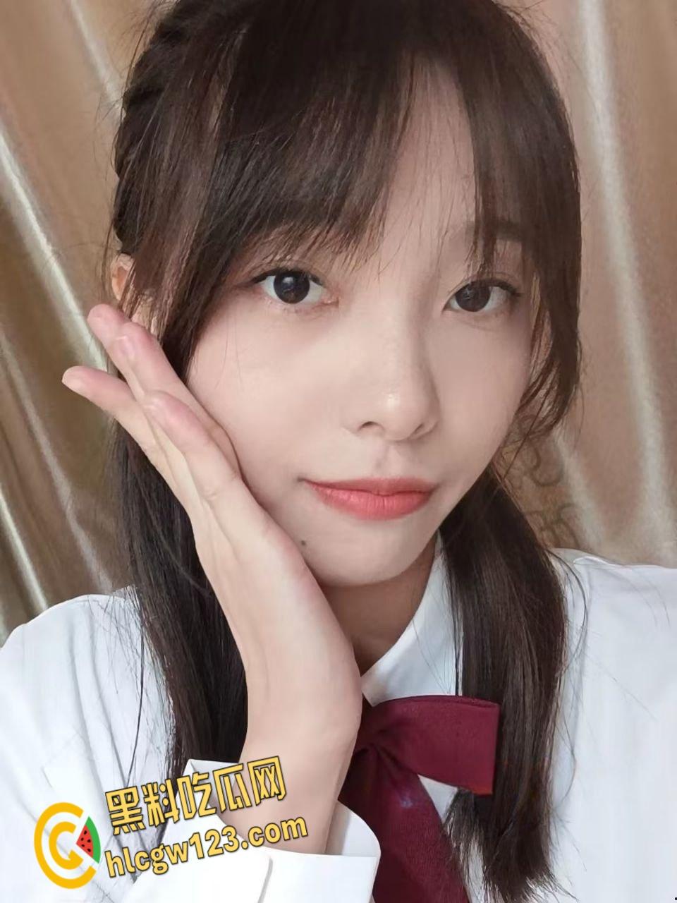 又是一个全新未开封的学生妹,不羡鸳鸯不羡仙羡慕富哥每一天嫩妹,越是挣扎富二代干的越凶!-1