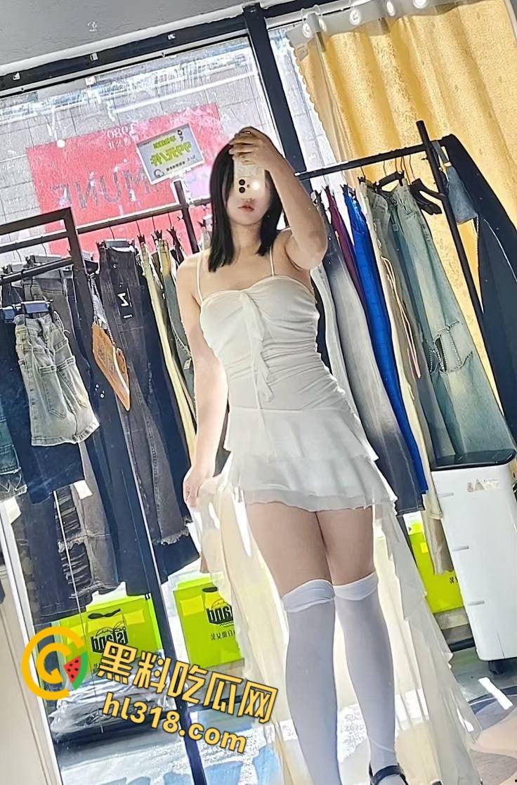 极品骚妻爱淫趴,勾搭巨屌男单玩3P,穿着高跟鞋在床上被各种玩弄,戴绿帽老公看着我被其他男人操-2