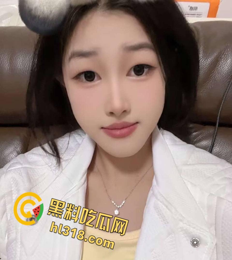 极品骚妻爱淫趴,勾搭巨屌男单玩3P,穿着高跟鞋在床上被各种玩弄,戴绿帽老公看着我被其他男人操-3