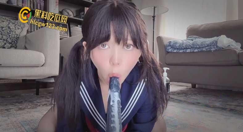 超人气萝莉福利姬【小萌菜】,JK学妹放学后用假鸡巴放松身心 ,粉粉嫩嫩的居然这么多白浆!-1