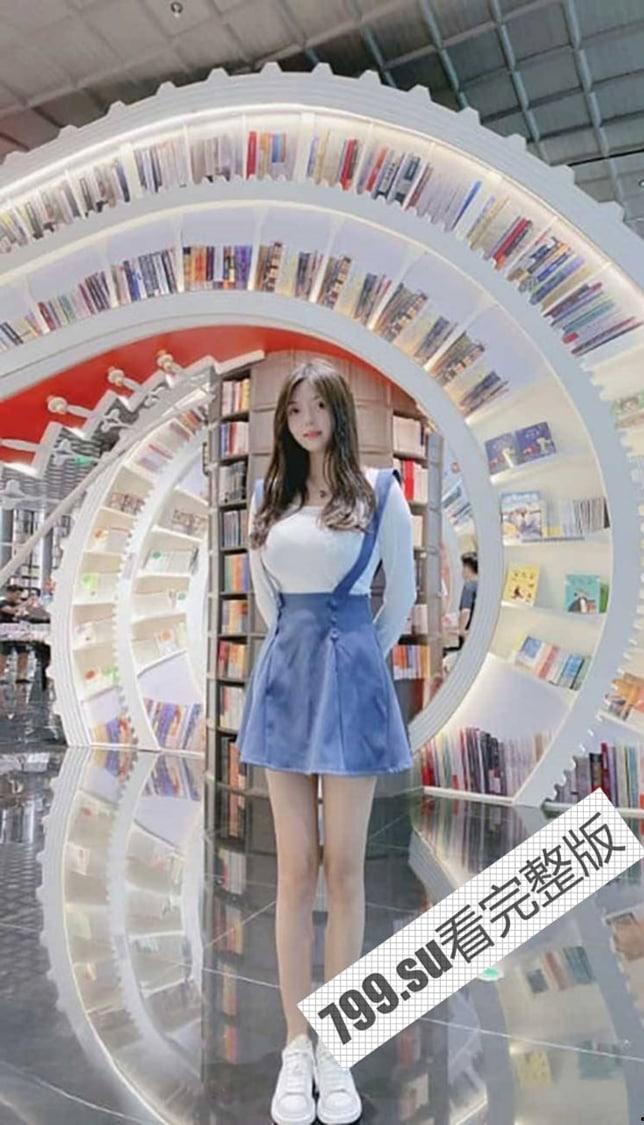 极度反差!上海音乐学院爆乳音乐老师 抖音只拍成人版 没想到私下那么淫荡-3