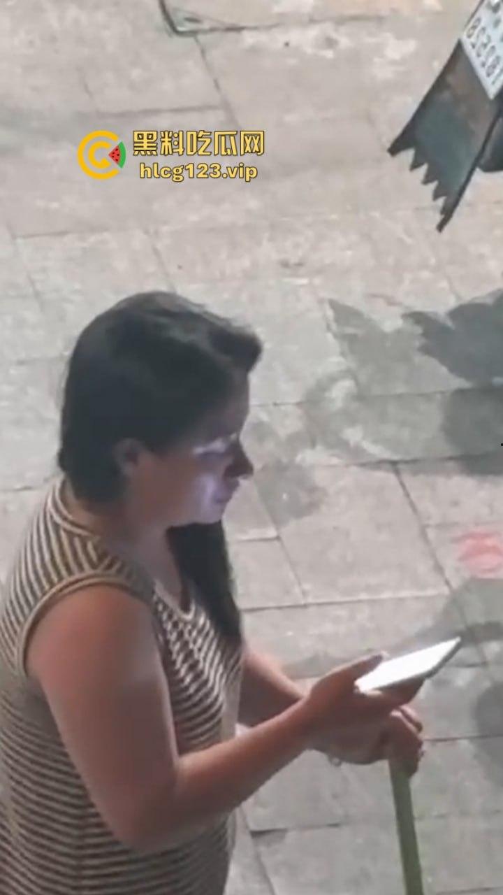 21世纪抓小三新高度 男小三惨遭脱裤捏命根子 哪里操的我老婆就毁掉哪里!-7