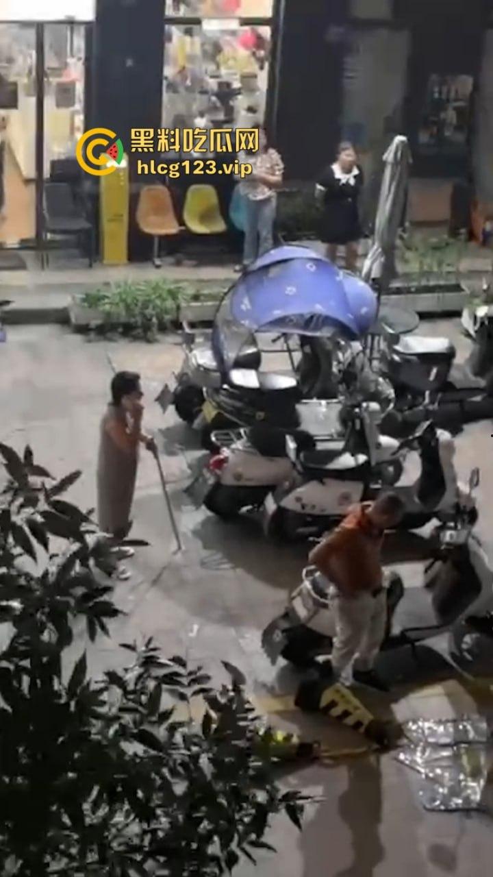 21世纪抓小三新高度 男小三惨遭脱裤捏命根子 哪里操的我老婆就毁掉哪里!-10