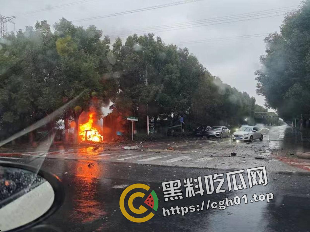 苏州小鹏p7失控 网红女车主当场死亡 疑似雷达失效 现场视频流出-7