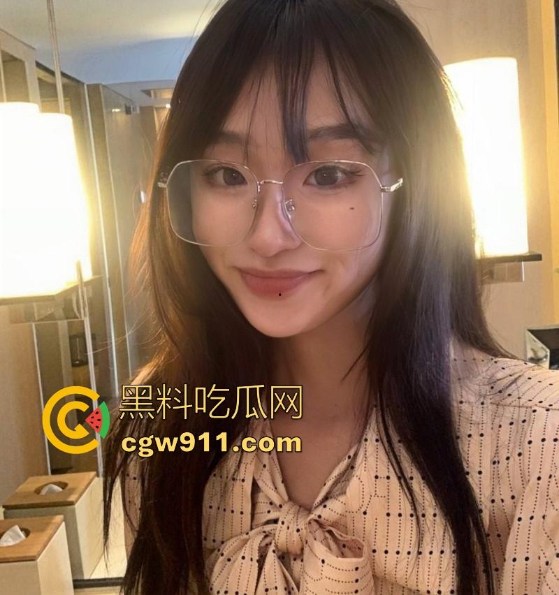 河北邢台人民教师【李安艺】课堂上的严师,私下的反差母狗,男友无套后入蜜桃翘臀,还是老师骚!-1