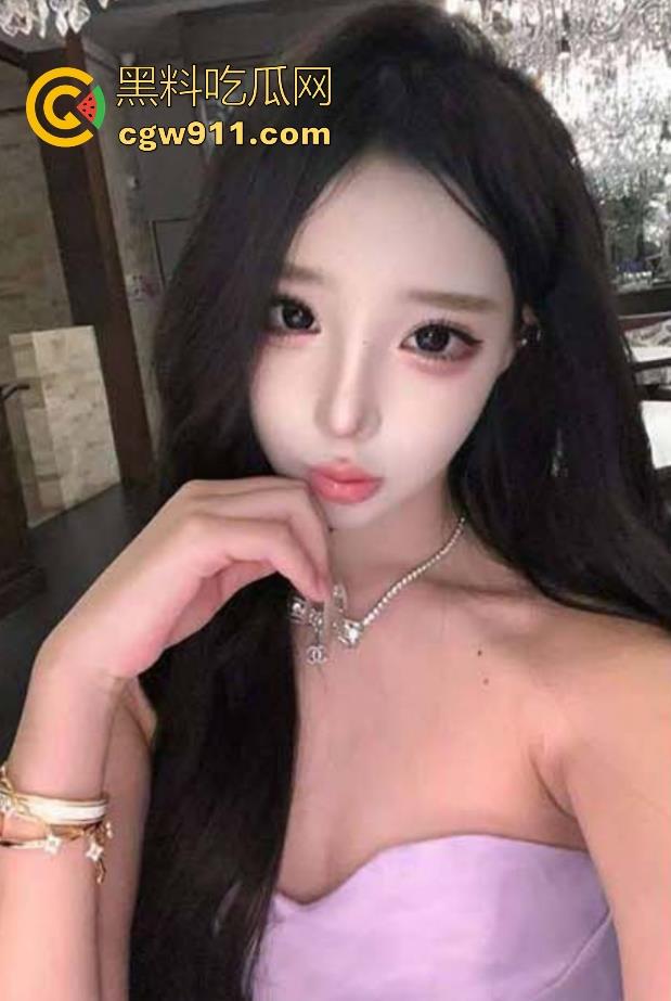 嫂子喜欢上了漏出野战的感觉,深夜主动拉着我去车库漏出野战,直接没忍住很快就内射了!-3