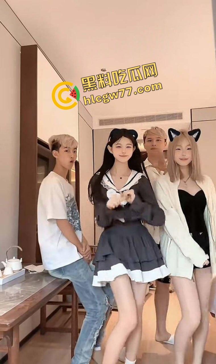 抖音清纯网红【诗颖】彻底崩了,拍视频是假,酒店趴体被精神小黄毛操成狗才是真!-11