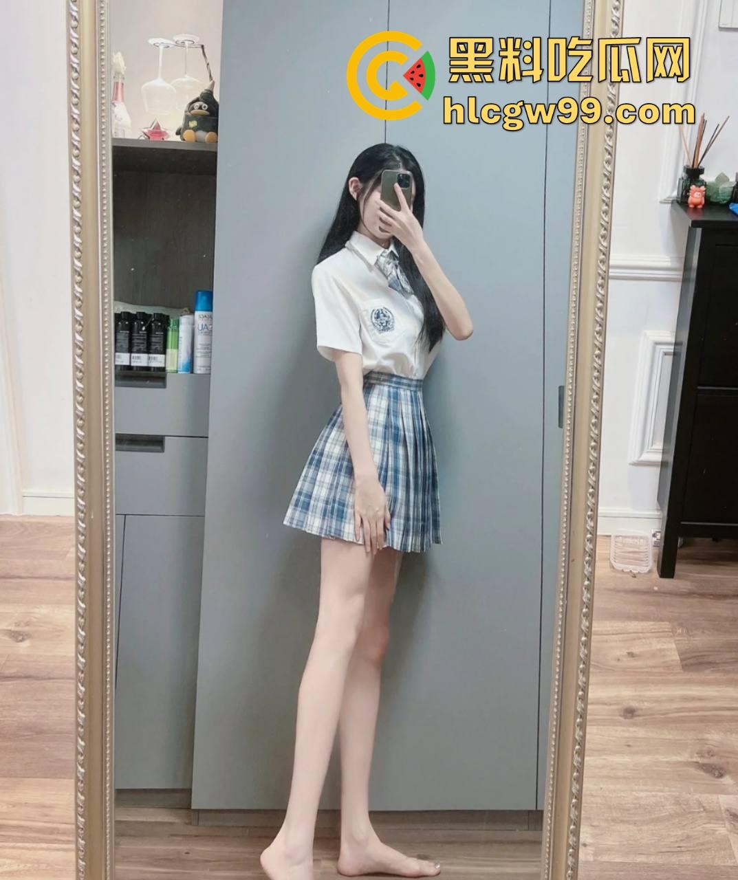 山西林业职业技术学院『林甜甜』曾经的高冷女神如今成跪地小母狗,喝尿舔脚任人践踏,扇脸羞辱都不敢喘气!-2