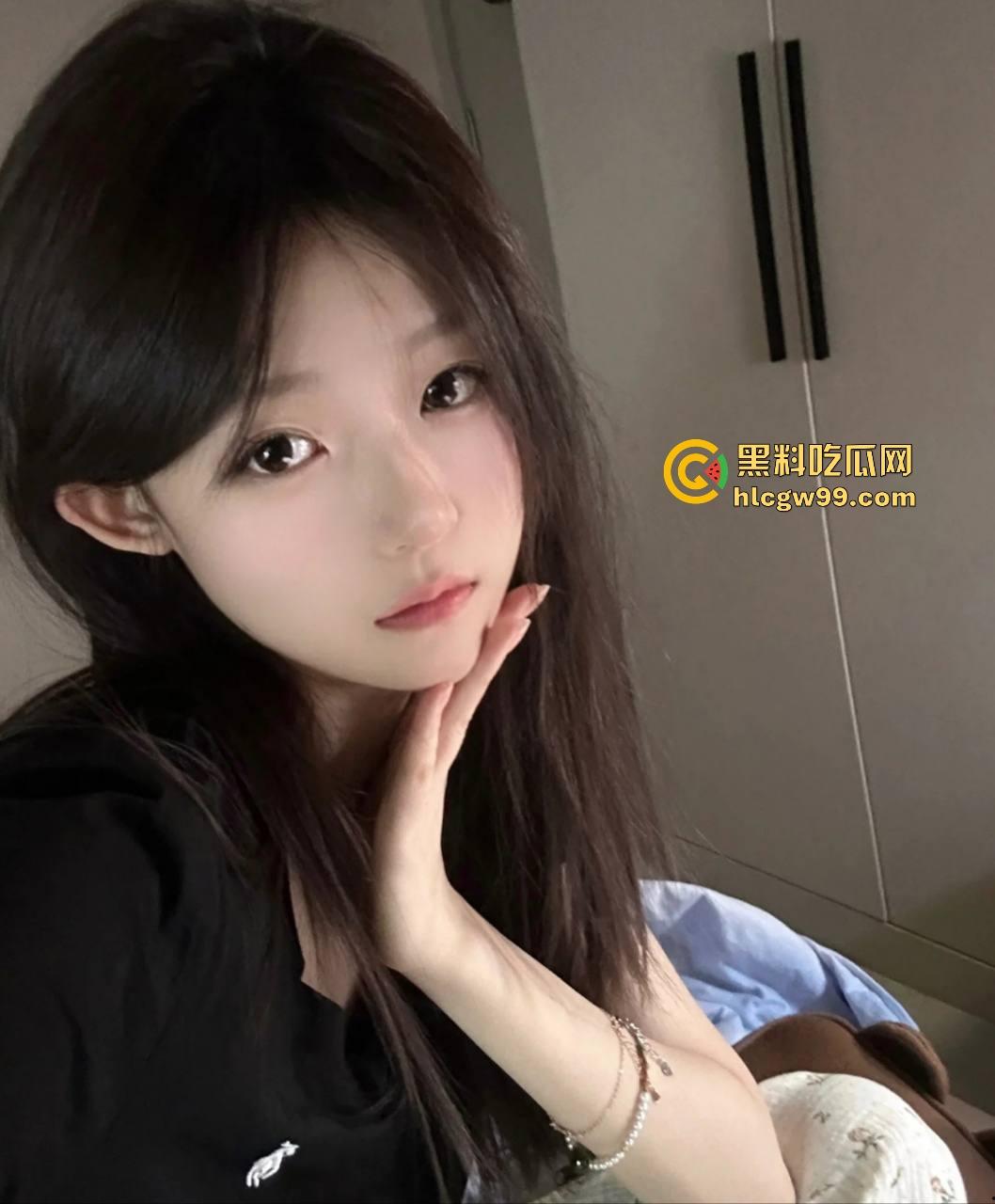 山西林业职业技术学院『林甜甜』曾经的高冷女神如今成跪地小母狗,喝尿舔脚任人践踏,扇脸羞辱都不敢喘气!-3