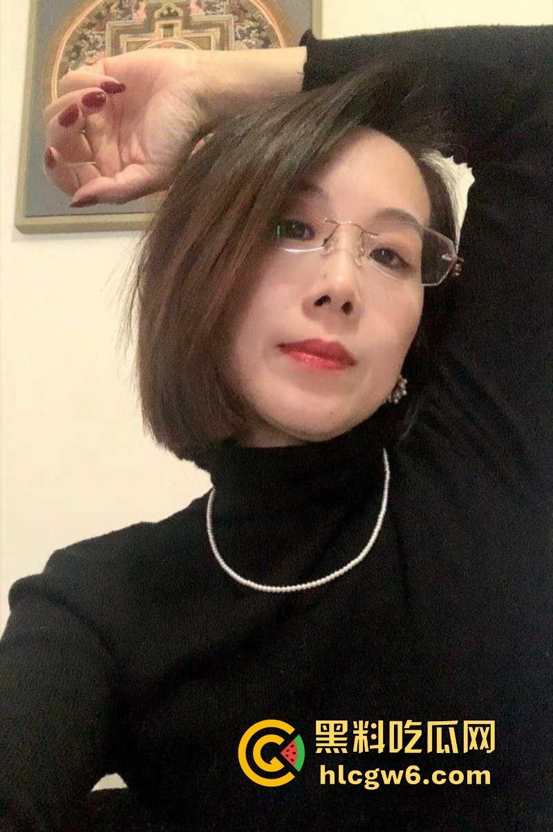 涡阳县小学女校长塌房视频流出 风韵少妇上位疑似靠教育局长床上绩效 后入摇床摇出来的校长椅稳如泰山!-12