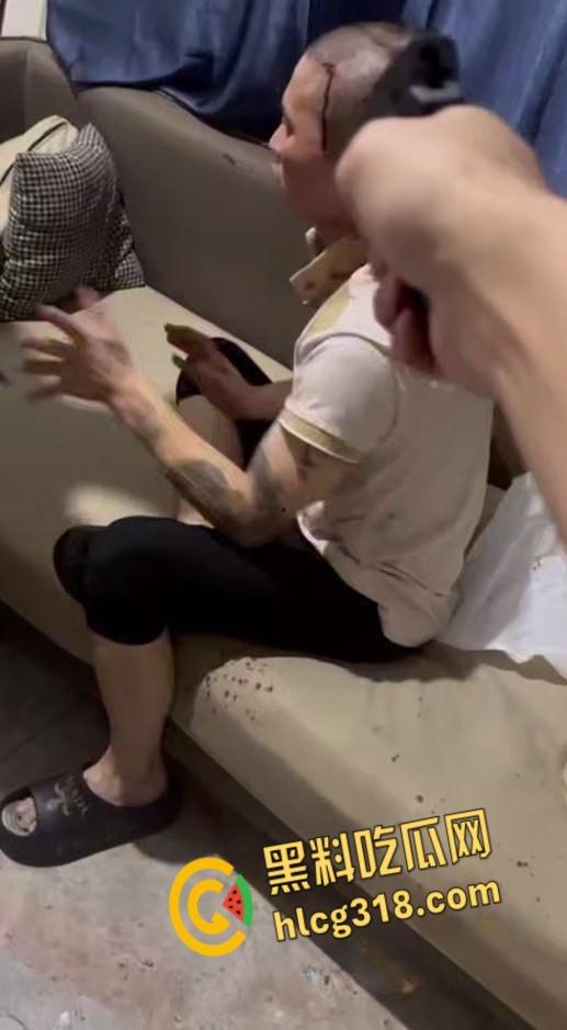 中国绑匪在菲律宾内讧，绑架国人生意惨淡，上演血腥狗咬狗，头破血流枪口相向 !-5