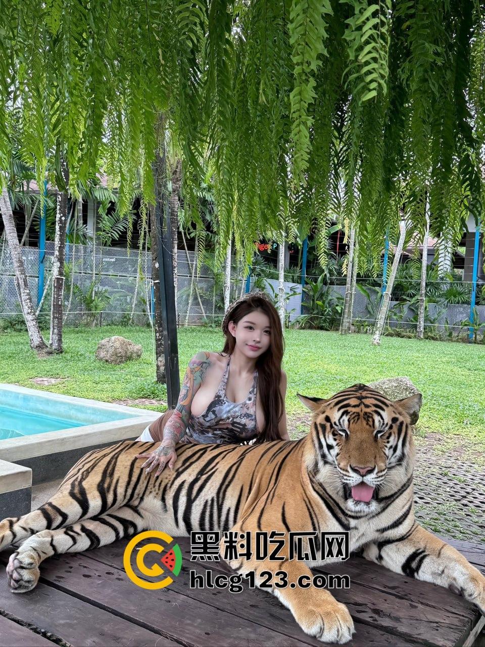 福利鸡希希Gina爆出9月新作!巨乳肥臀颜值炸裂,BUT这可是TS,接受得了再看!-6