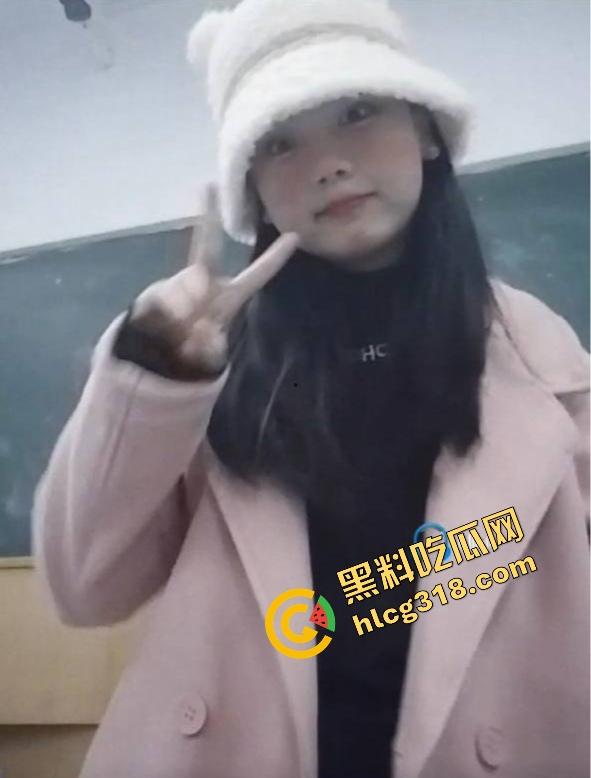 楼梯间爆操内射太刺激，可爱学生妹反差野战，00后就爱玩这味，校服一脱小穴直接灌满-1