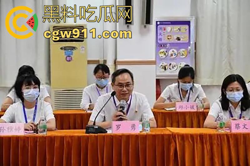 中山市民众医院原副院长【罗勇】,在宾馆给下属女儿治疗痔疮,女上位抽插嫩穴,针孔摄像头拍下全过程!-3