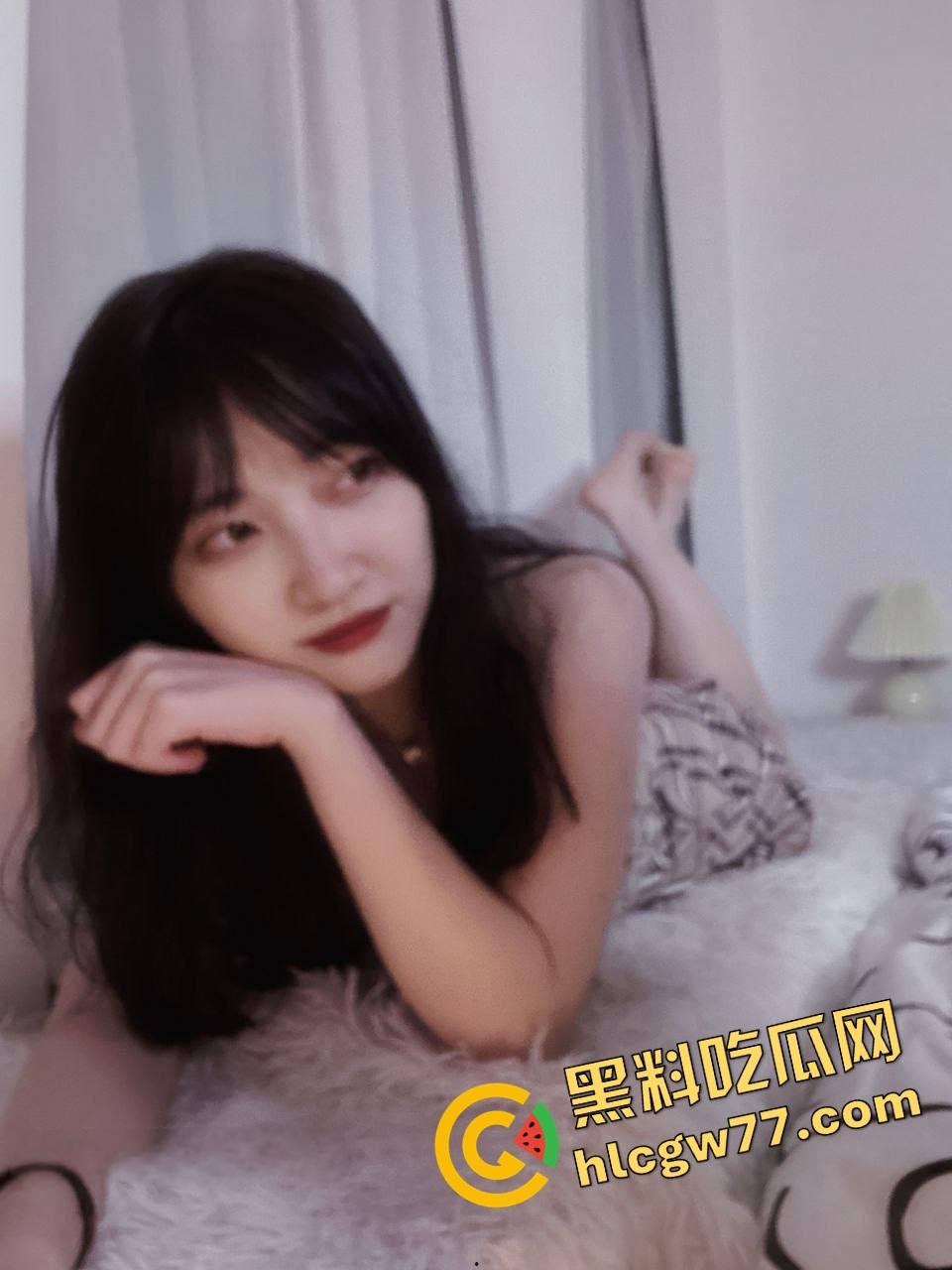 陕西西安交通大学『陈珂』被前男友爆料形象全靠演,做爱自拍舔屌求操,小逼黑得像煤球!-3