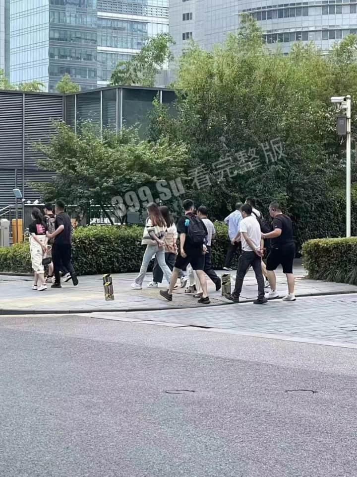 大瓜!国金中心公司诱骗员工团建 贩卖去缅北,家属托人去私聊 被告知人落地缅甸第二天就已死亡 聊天记录大曝光!-3