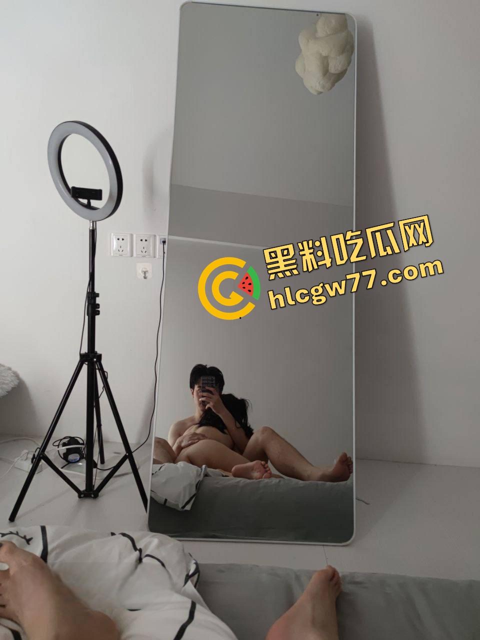 陕西西安交通大学『陈珂』被前男友爆料形象全靠演,做爱自拍舔屌求操,小逼黑得像煤球!-17