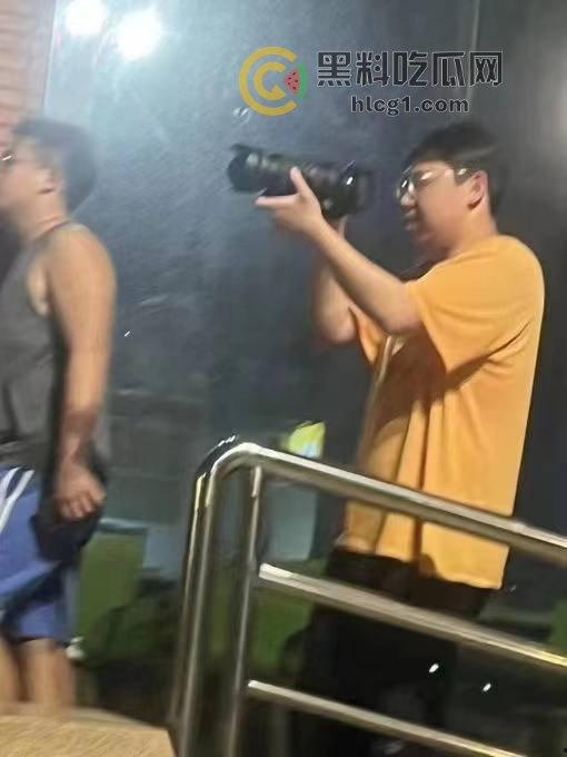 四川传媒学院情侣教室激情做爱,吃瓜群众围观拍摄,技院之名再添猛料!-2