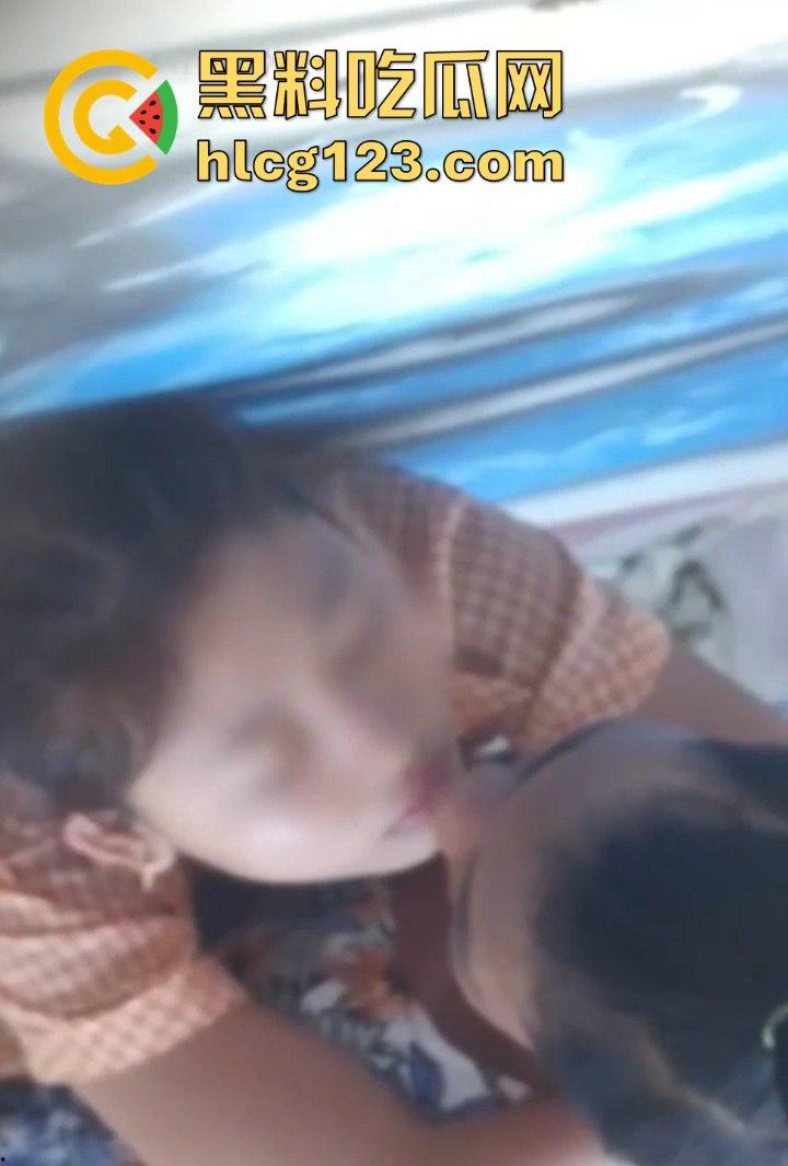 牛子操作拉满!废弃房屋里的激情野战,情侣无套激战被偷拍,玩得真是够野!-2