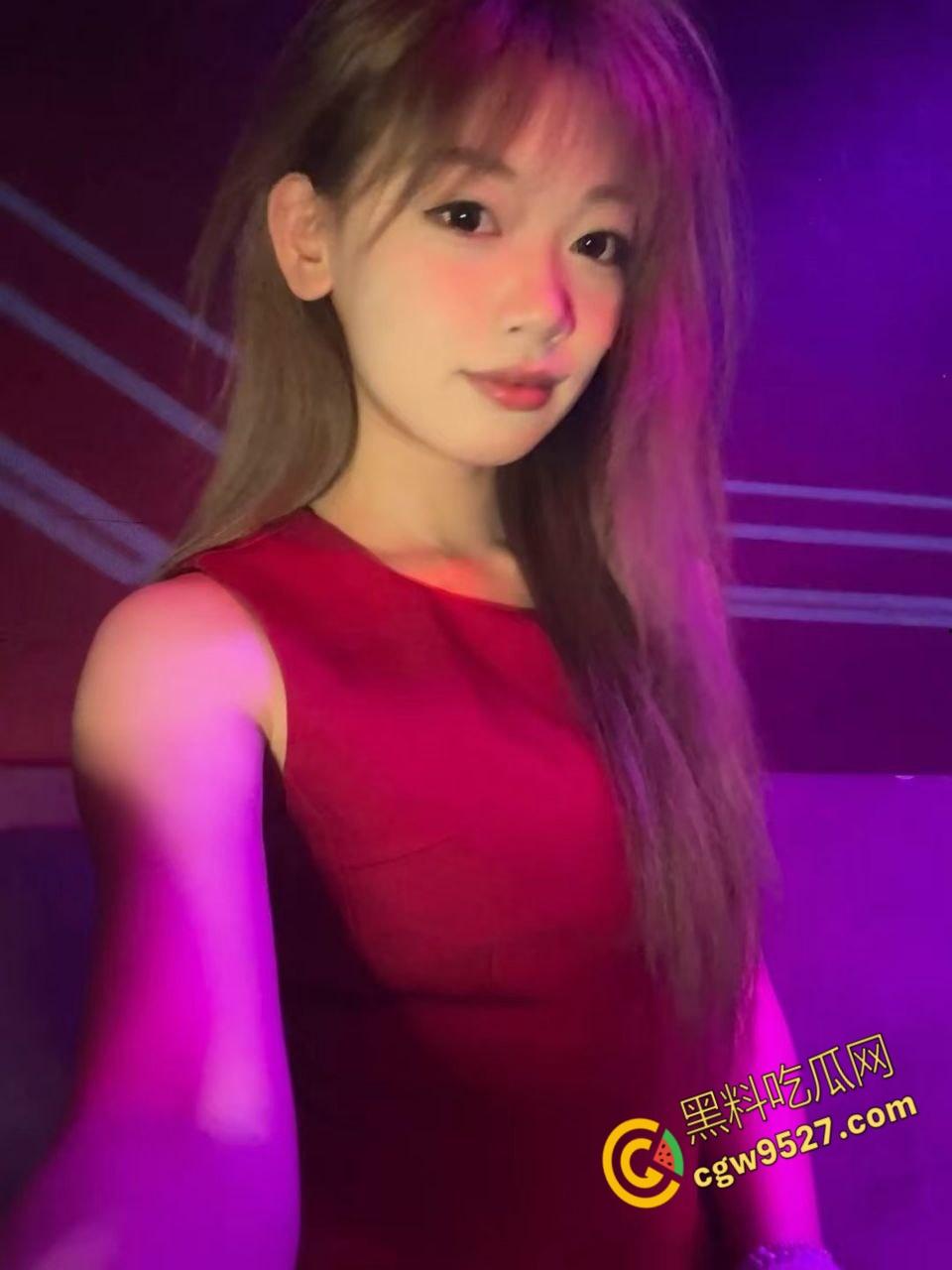 山东青岛平度舞蹈生【郑媛菲】，背着异地恋男友酒吧鬼混，多次酒吧厕所打炮，这身材妥妥的炮机！-2