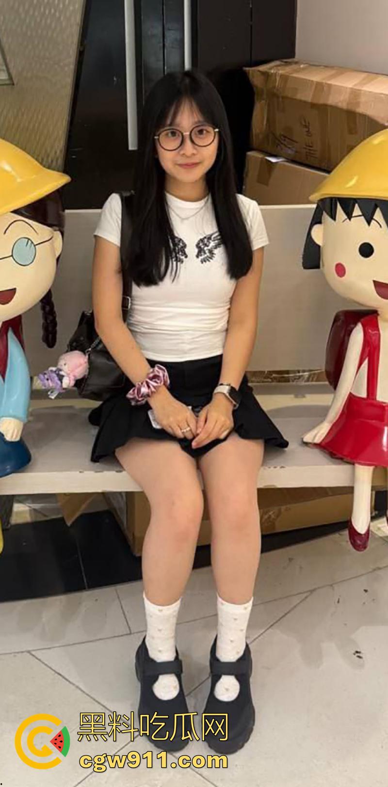 白城师范学院母狗【王丹】,颜值可爱的巨乳嫩妹,带着眼镜的样子骚极了,被体育生男友爆操后入,视频被泄密流出!-11