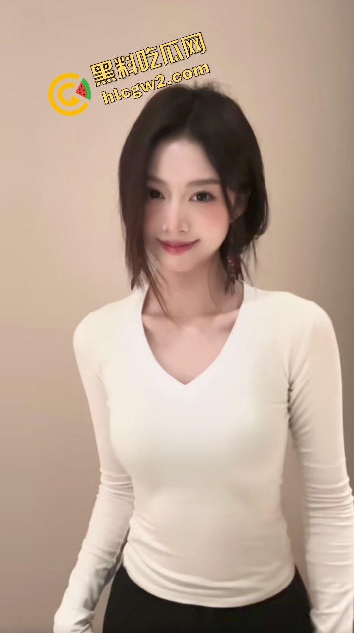 广东建设职业技术学院骚贱网红『小烊迷茫了』与富二代男友高档酒店激情做爱!独家曝光流出!-4