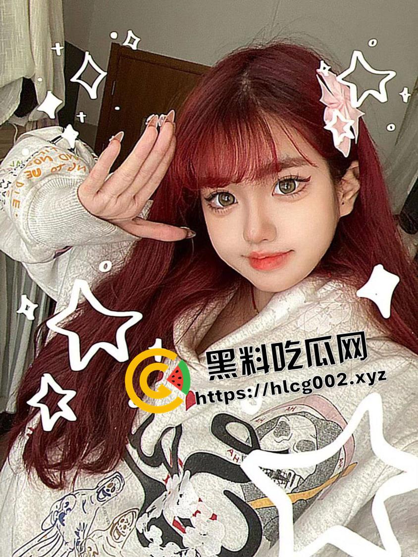 福建高中生嫩妹自慰 二次元性感地雷妹 穿着校服扣小穴 这也太有感觉了-3