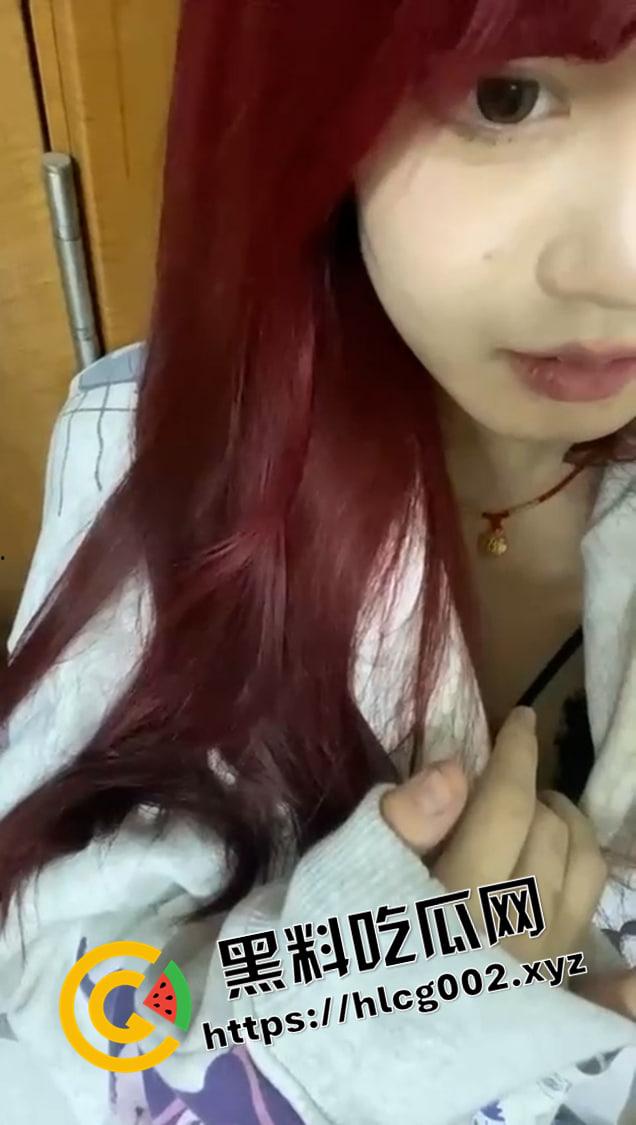 福建高中生嫩妹自慰 二次元性感地雷妹 穿着校服扣小穴 这也太有感觉了-4