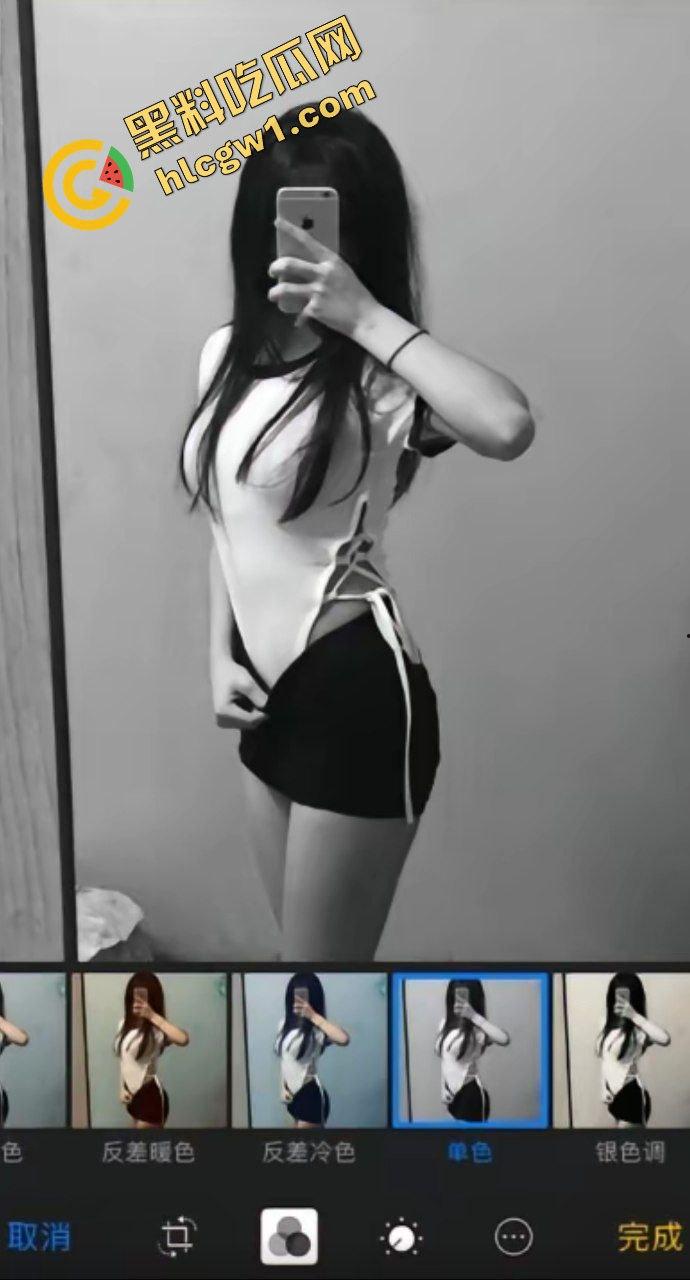 西安科大高颜值眼镜女神『欧阳静怡』嫩体巨乳学生妹 猥琐男冒死偷拍洗澡全过程 独家曝光流出!-2