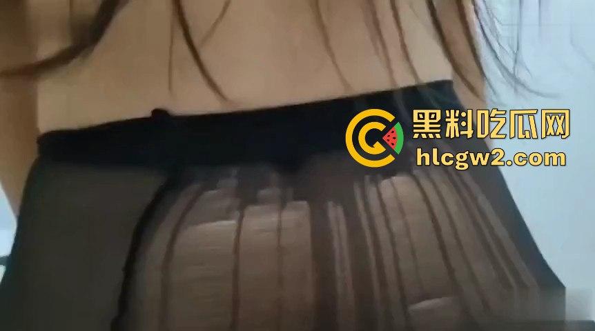 九号电动车年度吃车!抖音【粉色牛牛配我最合适啦】嫩妹变成了别人玩弄的小母狗,直接被操到崩溃!-6