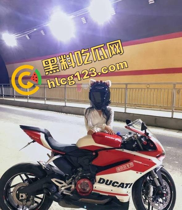 杜卡迪美女骑手林欣幼飙车遭撞飞!口吐鲜血倒地不起,机车女骑再度躺下!-2