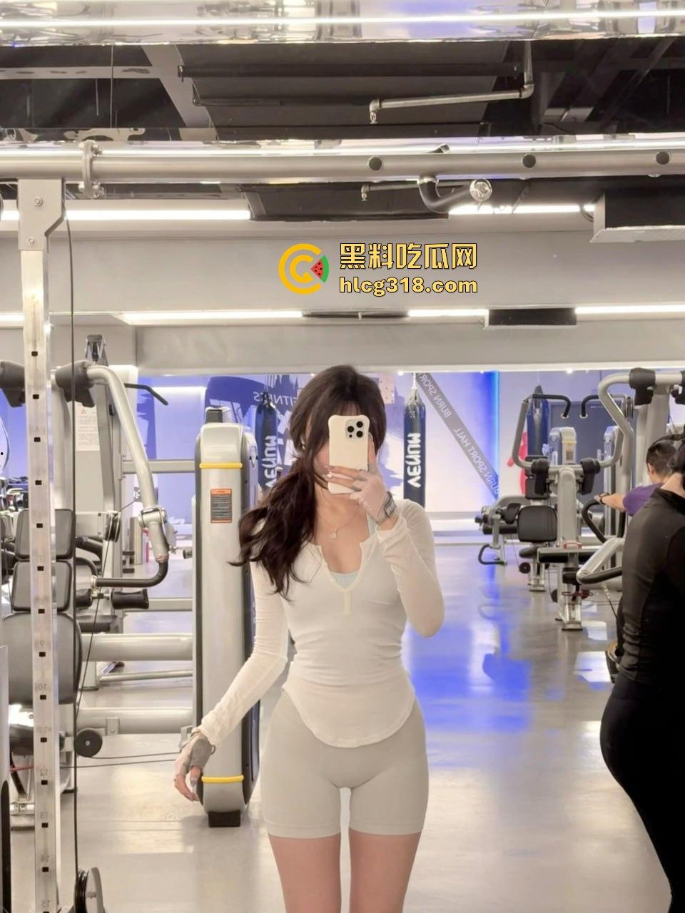 约炮健身女搭子,蜂腰翘臀马甲线,翘臀巨乳美腿修长,无套后入撞击,臀浪翻涌太骚了!-3