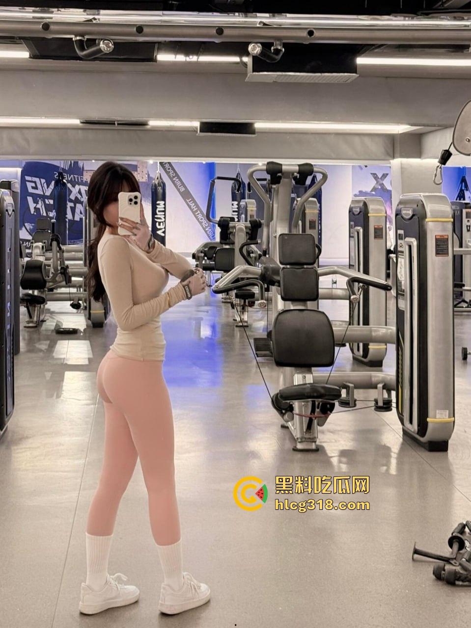 约炮健身女搭子,蜂腰翘臀马甲线,翘臀巨乳美腿修长,无套后入撞击,臀浪翻涌太骚了!-5