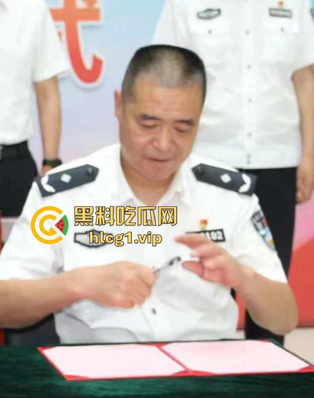 青岛路虎女王慧爆红!喝青岛啤酒打各地好友,家中拘留照样茅台配红酒!-21