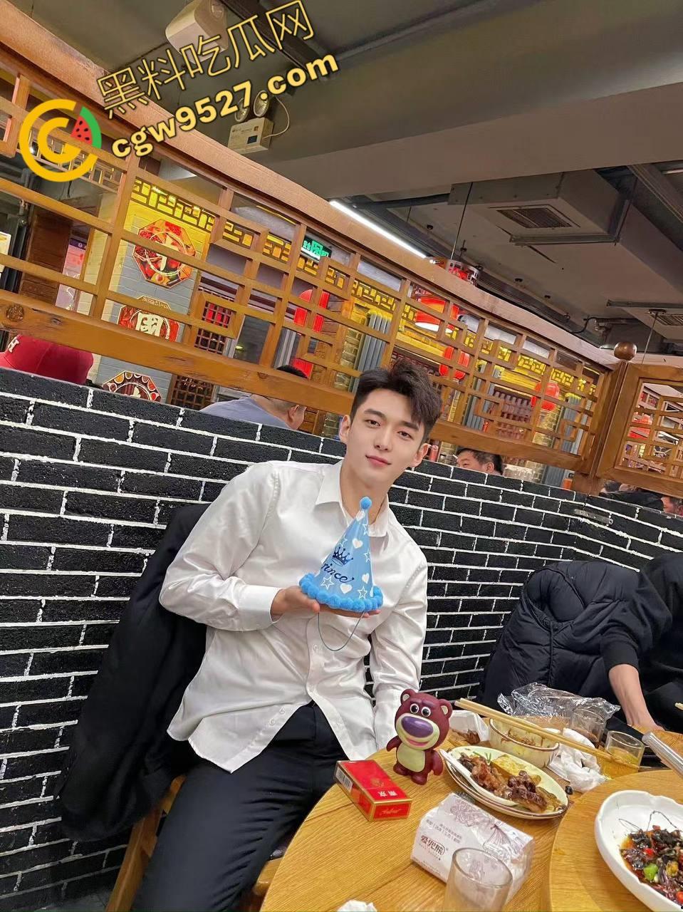 北京GAY圈大佬威哥遭主人调教,夹着精液办婚礼,婚后下药将老婆迷晕送给主人无套内射,这操作颠覆你的三观-3