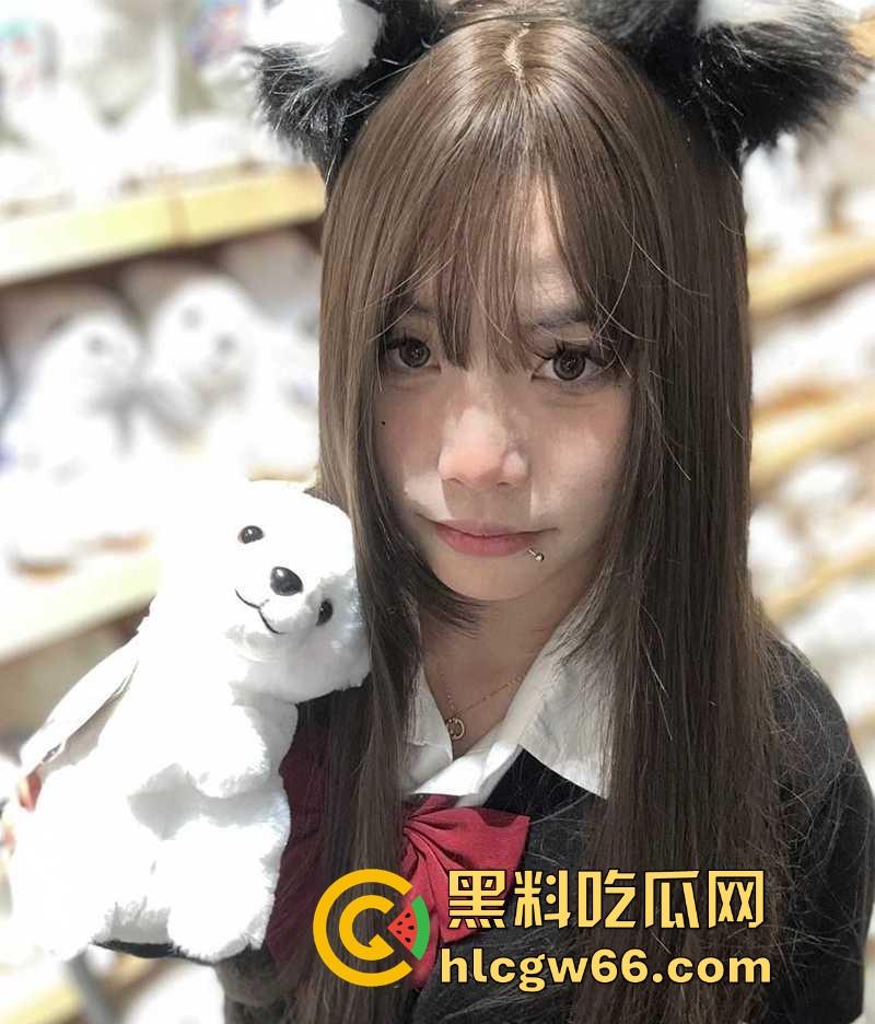 广东小伙玩王者荣耀 偶遇职校00后骚媚母狗 一天拿下骑脸操嘴 后入灌精!-1