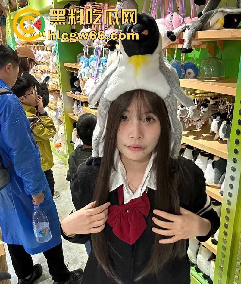 广东小伙玩王者荣耀 偶遇职校00后骚媚母狗 一天拿下骑脸操嘴 后入灌精!-2