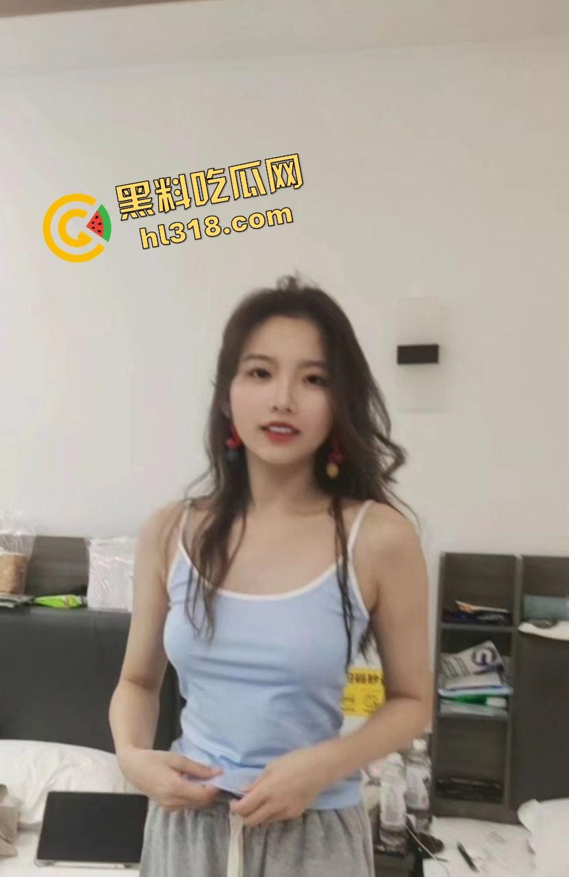 深圳新安外国语狠货老师『黄畅』课上色诱学生,勾学生手段贼溜,跟学生深度一对一辅导私密视频流出!-4