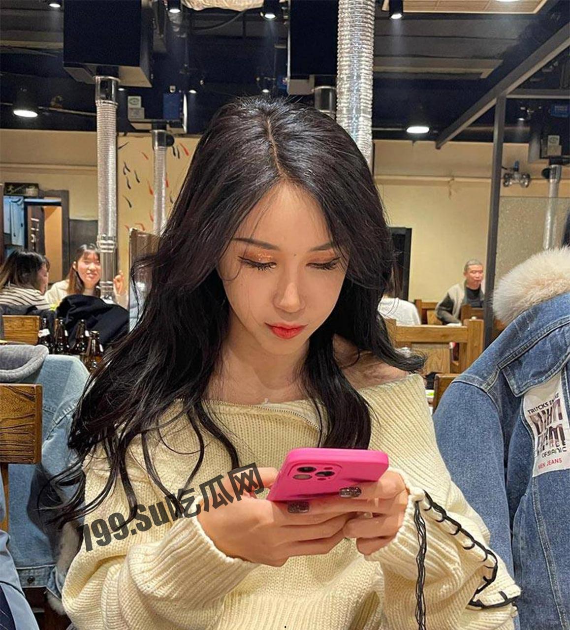 抖音 网红模特 孟晓艺 为接新广告被老板潜规则！潜规则视频流出！-8