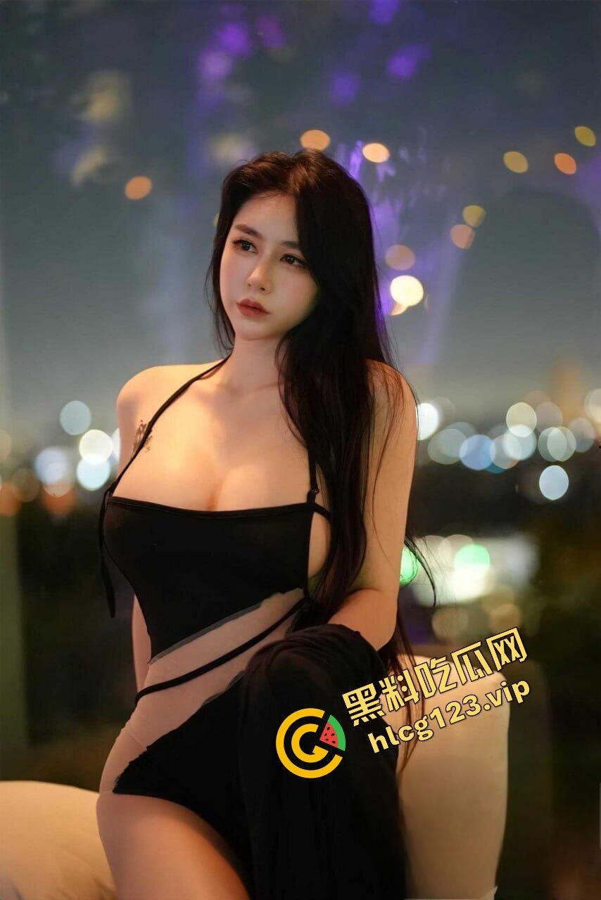 外网爆乳网红【Dada】私拍流出，后入姿势狂野，巨乳晃动撩人！-4