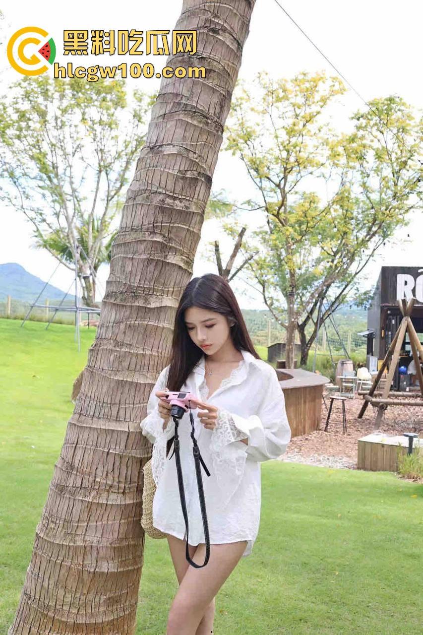 骚鸡拍照骚气冲天，姿势一个比一个奇葩！撅屁股抬腿扭腰放骚味，拍个照片都能把镜头熏裂！-10