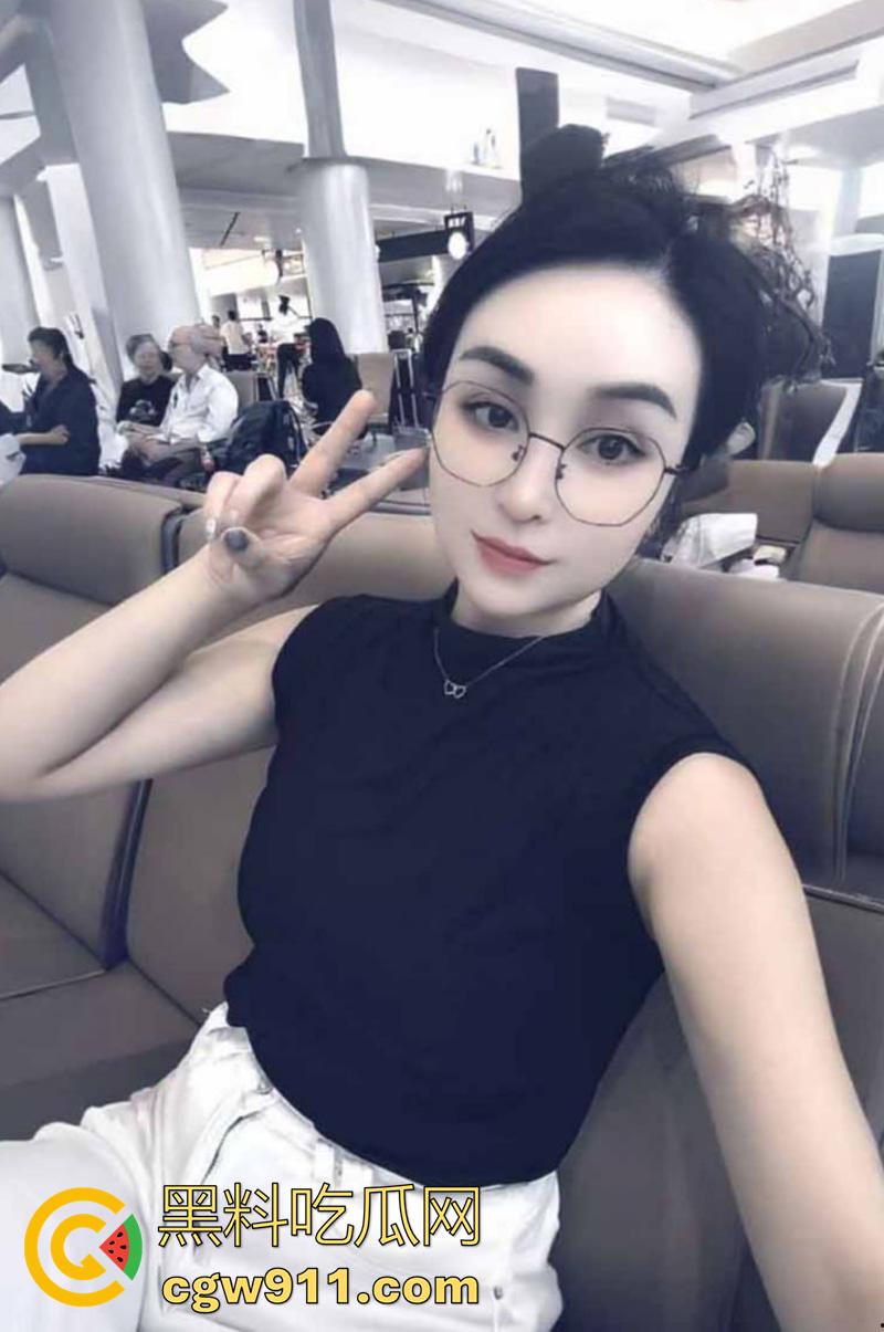 银川宁夏医科大学，附属医院护士【顾晓薇】被调教深喉，粗长大屌一口吞，肥臀后入臀浪狂涌！-4