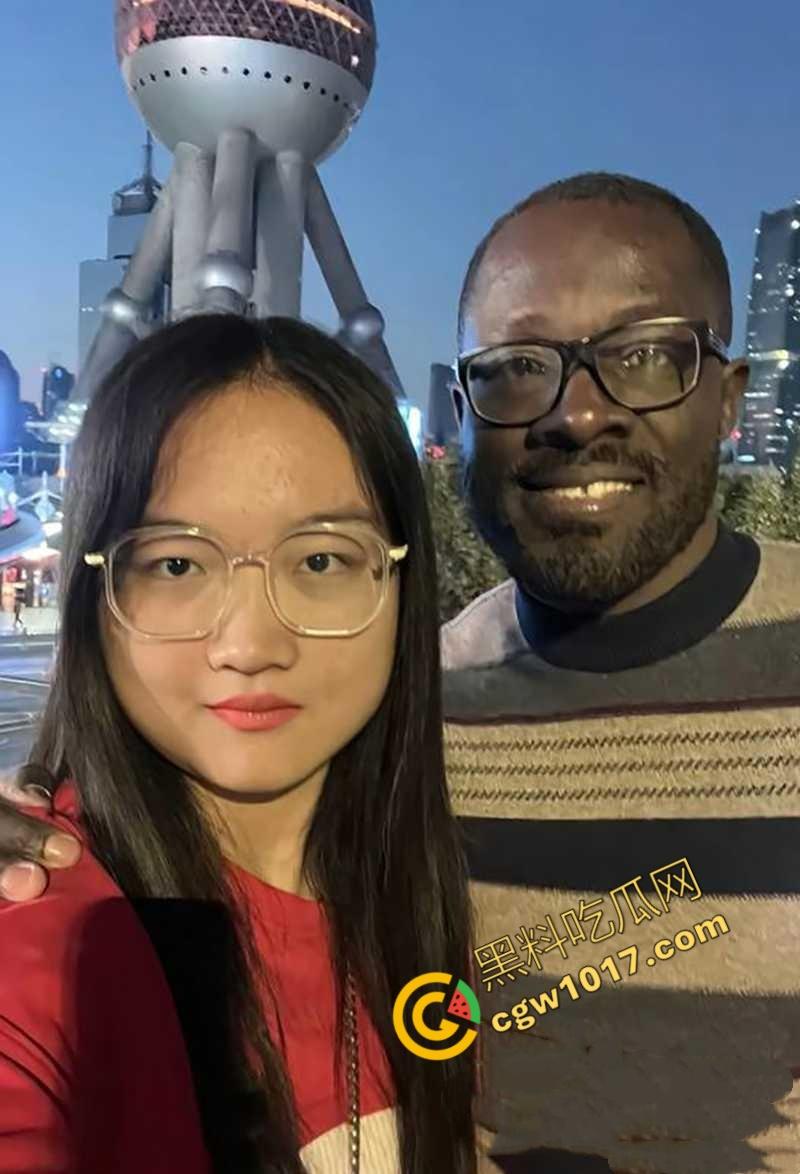 抖音柔术女王【肖红丽】出轨黑料，被老黑猛操爆照，全网骨头最软的她，靠色情技巧红遍天，最终媚洋自毁名声！-5