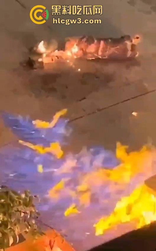 重庆南坪江南装饰城突发火灾！火光冲天令人心惊，愿所有人都能平安无事！-2