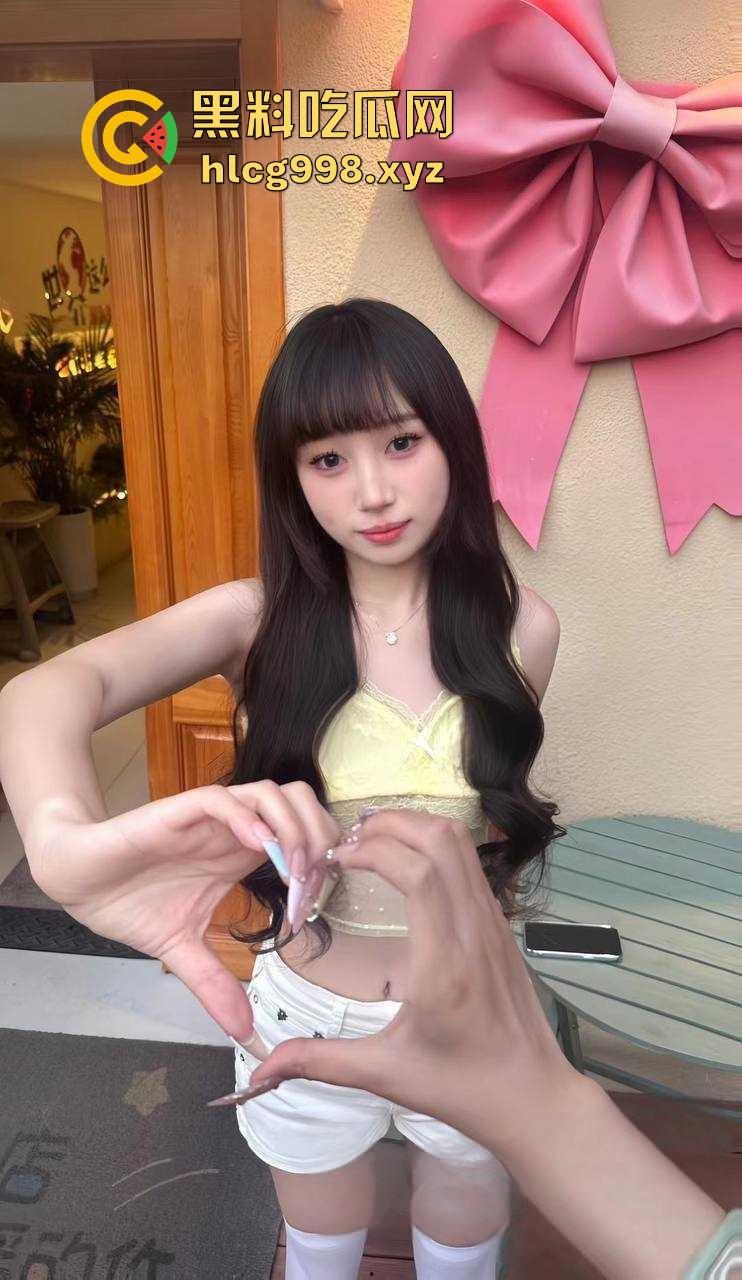 瓜友投稿国庆期间约到成都中医大的反差骚鸡，两天网恋背着男友直接出来偷吃！-1